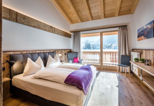 알름도르프 알름루스트