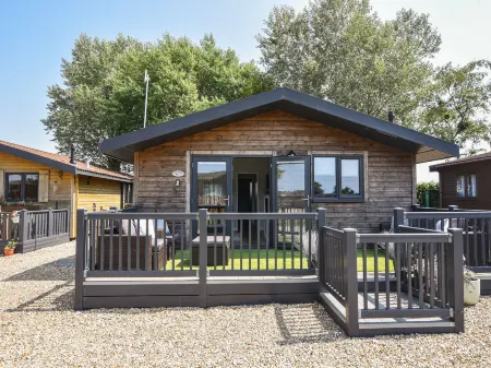 Oakwood 2 @ Pinewood Retreat