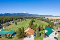 Huckleberry Hollow by Kabino Hot Tub FirePit PS2 Satellite Grill WiFi Golf Course - Mountain view