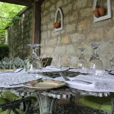 Jailer's Inn