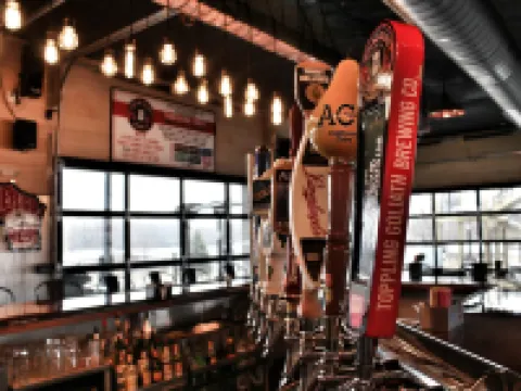 水濱酒店 克勞福德縣酒店