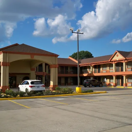 Scottish Inn and Suites Beaumont
