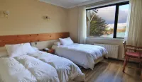 Hotel Saltos del Paine - Mountain view