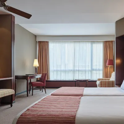 Theater Hotel โรงแรมใกล้พิพิธภัณฑ์ร็อกก็อกซ์เฮาส์