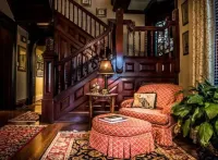 Inn at St James Court - Homestays