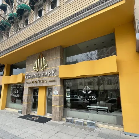 Grand Park Hotel