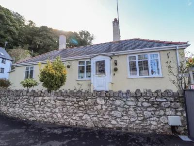 Llidiart Cerrig Hotel dekat St. Thomas's Church