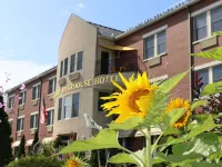 Camden Riverhouse Hotel and Inn Hotels in Knox County