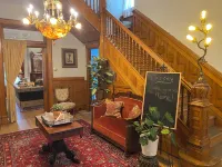 Vineyard Mansion Carriage House Hotels in Saint Joseph