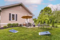 Country Home Near Eiu and Lake Charleston! - parking