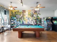 HI San Diego Downtown Hostel Các khách sạn gần Sân bóng chày Petco Park