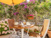 Hotel Yacht Club Hotels near Poggio