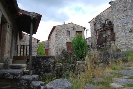 House Luís de Camões | Bed & Breakfast Отели в г. Santar