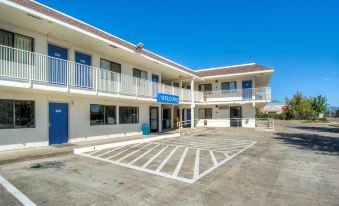 Motel 6 Redding, CA - North