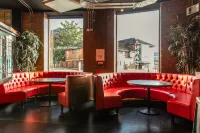 واي إتش إيه نيوكاسل سنترال