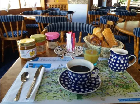 Hôtel de la Plage Отели в г. Фекан