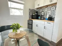 Well Equipped Kitchenette and Convenient Parking - Cozy Haven Hotels in Clearwater