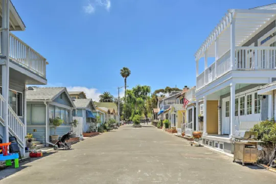Catalina Island Cottage - Walk to Main St and Beach!