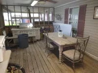 Fishing Camp sleeps 12, fully equipped. Screened in porch. 5 minutes from marina