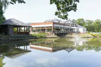 Kolumna Park Hotel Отели в г. 