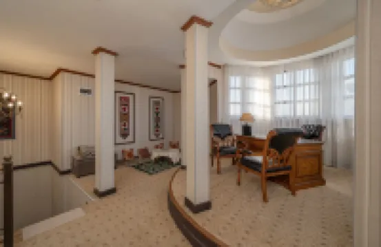 佔乃提麗景酒店