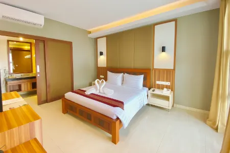 Queen of the South Resort