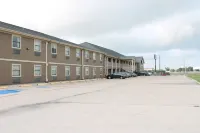Quality Inn & Suites Port Arthur - Nederland - parking
