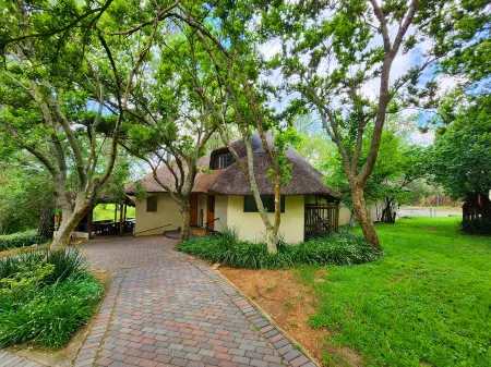 Pine Valley Lodge Отели в г. Sterkfontein DMA