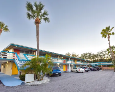 โรงแรมโกลเด้นโฮสท์รีสอร์ท - Sarasota โรงแรมในซาราโซตา