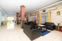 RedDoorz Plus @ Jalan Pumorow Manado Hotel a Tikala