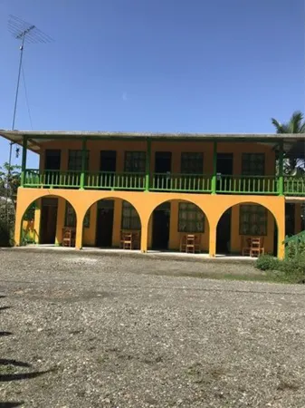 Cabinas Manzanillo Caribe Sur CR Отели в г. Мансанильо