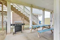 Beachfront Texas Retreat - 2 Decks, Patio and Views! - WiFi