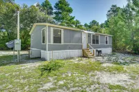 Crescent City Home w/ Charcoal Grill: Near 3 Lakes