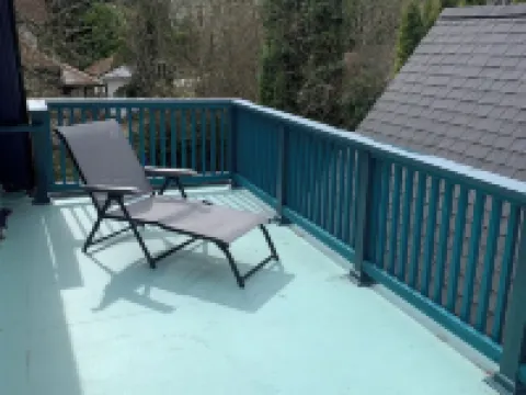 5-Min Walk to Downtown Olympia and Capital Lake, 4Br, Sleeps 13 Hotels in Olympia