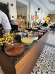 Wolf of the City Hotel & Spa - breakfast