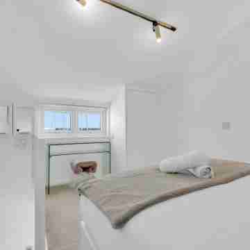 On the Water 7 Free Parking By My Getaways Rooms