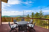 Colorado Mountain Retreat with Unbeatable Views!