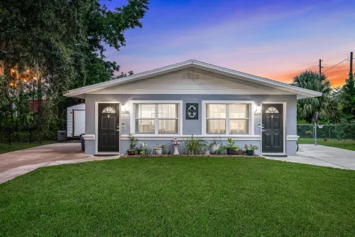 #3 Charming 2 Bdrm -1 Bath - Boat Parking Incl. - Convenient Location