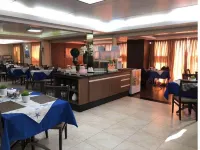 2-bedroom apartment in a 4-star hotel with sea views.