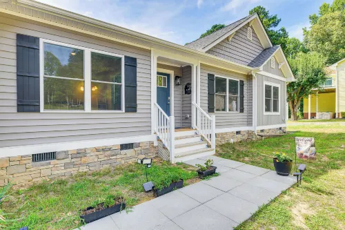 Waterfront Lake Anna Home: Summer Family Escape! - 4-Star