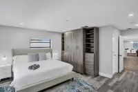 7BR w/ Heated Pool Jacuzzi, Theatre