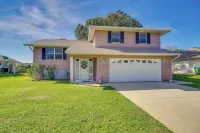 Sebastian Home w/ Large Deck Near Golfing & Beach - WiFi