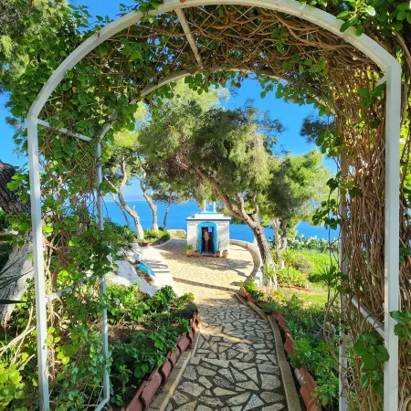 Garden Apartment (Electric Car Charging Station)