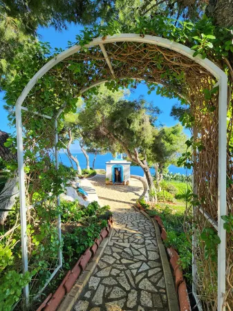 Garden Apartment (Electric Car Charging Station)