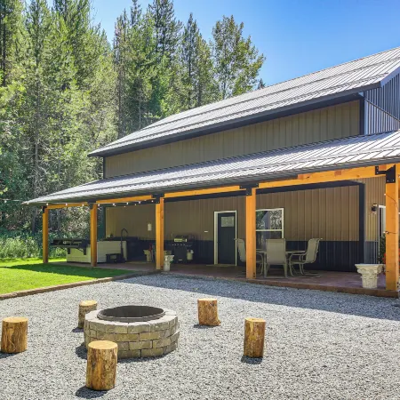 Relax, Reconnect & Explore: Modern Idaho House!