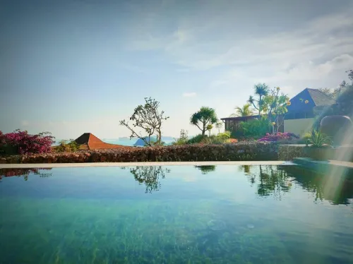 Lobster Bay Resort Hotels in Pemongkong