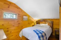 Picturesque Cabin ,Arcade, Fireplace