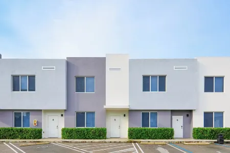 Prime Townhouses Near Design District