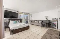 Breathtaking Ocean Views and Beachside Amenities - Stunning Coastal Escape