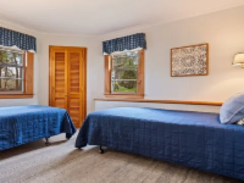Beachside - Oceanside - Walk Onto the Beach! Hotels in Saco